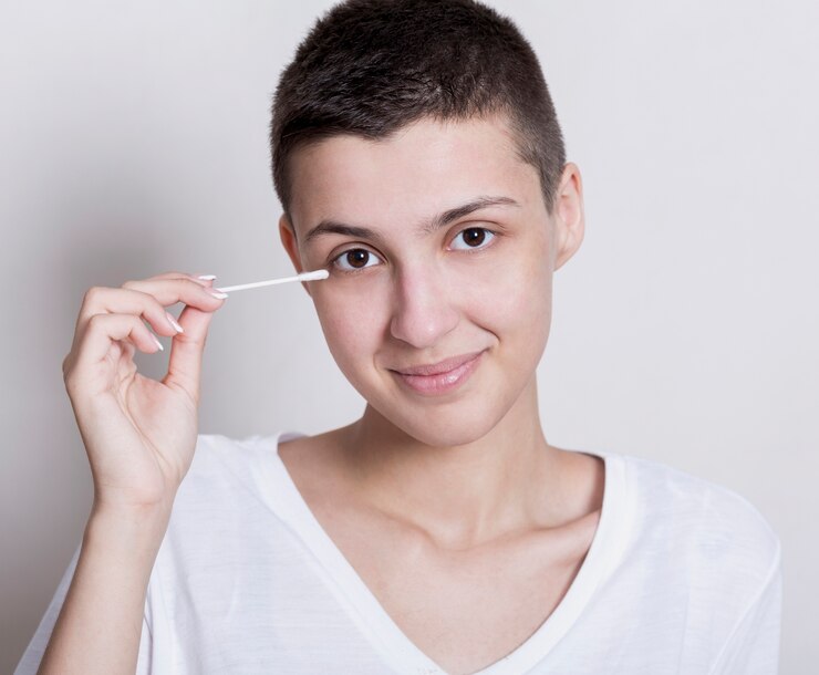 Q-tip Method to remove an eyelash